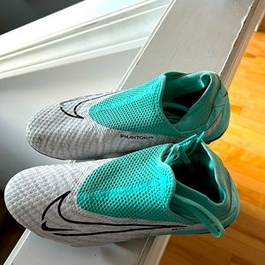 Lightly worn Nike soccer cleats